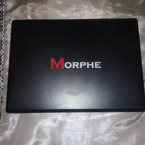 Morphe eyeshadow pallet - Picture 2 of 3